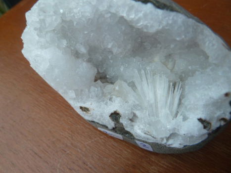 kleine geode met Scoleciet en kwarts (02) - 4