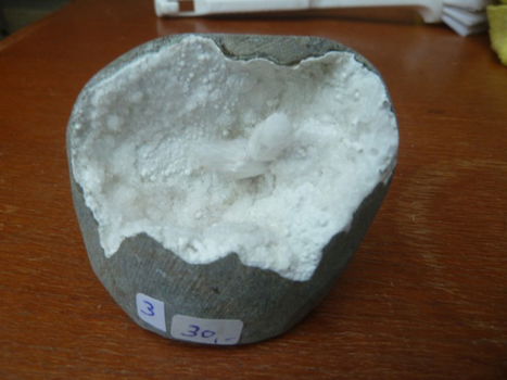 kleine geode met Scoleciet en kwarts (03) - 0