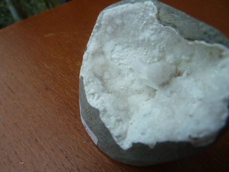 kleine geode met Scoleciet en kwarts (03) - 2