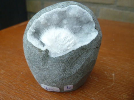 kleine geode met Scoleciet en kwarts (04) - 0