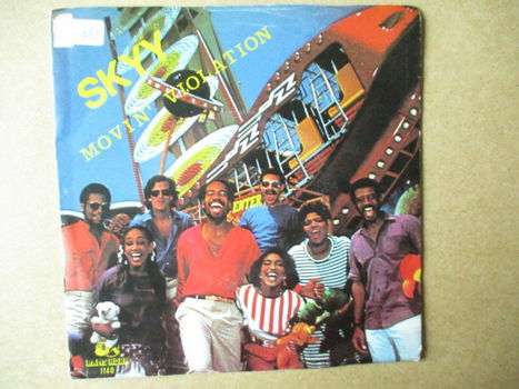 s4529 skyy - movin violation - 0