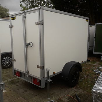 gesloten aanhangwagen powertrailer - 1