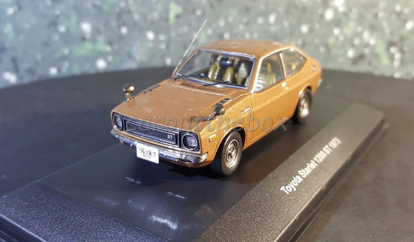 Toyota Starlet 1200 ST 1973 bruin 1:43 Ixo V294 - 1