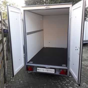 gesloten aanhangwagen - 1