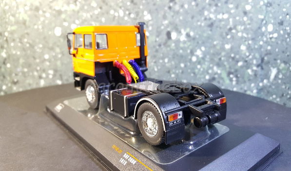 Daf 2800 1975 oranje 1:43 Ixo V868 - 2