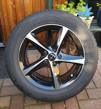 Winterbanden Vredestein 215/60R17 Wintrac Pro Inclusief lichtmetalen velgen - 0