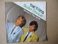 s4997 the twins - ballet dancer