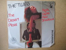 s4998 the twins - the dessert place