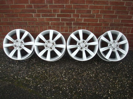 17'' Originele Nissan Velgen 4x100 - 2