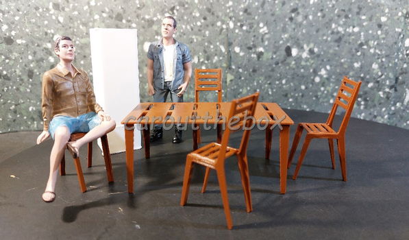 Meubel set (tafel - 4 stoelen en ijskast) 1:18 Amer. diorama AD520 - 1