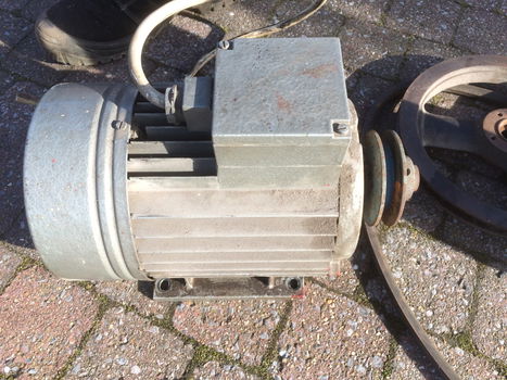 Motor MEZ MOHELNICE 220/380 volt, 2865 t/min. 2,2 kw. - 2