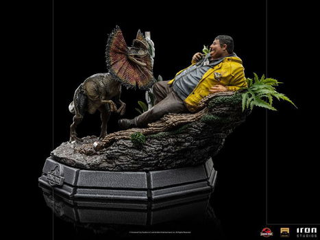 Iron Studios Jurassic Park Dennis Nedry meets the Dilophosaurus - 1