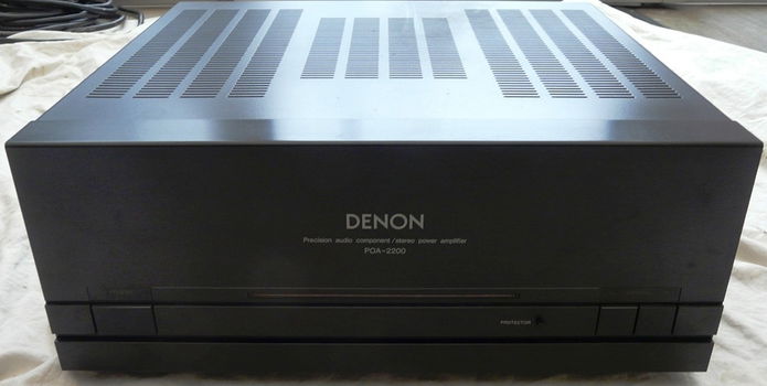 Stereo Power Amplifier, type: POA 2200, Merk: Denon, met Handleiding en Afstandsbediening. - 1