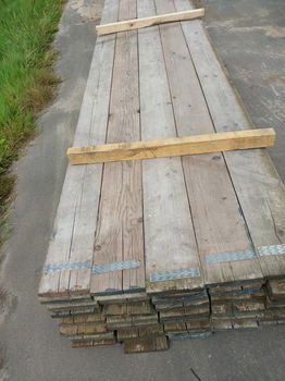 gebruikte steigerplanken ongeveer 30mm dik 200mm breed - 1