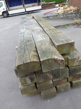 eiken bielsen ongeveer 15x25x3,40m lang 16 stuks prijs 100 euro per - 0