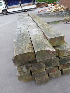 eiken bielsen ongeveer 15x25x3,40m lang 16 stuks prijs 100 euro per