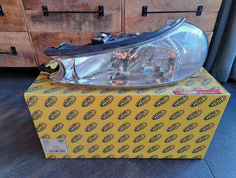 Ford Mondeo MK2 Koplamp Magneti Marelli LPF482 710301098003 Links - 0