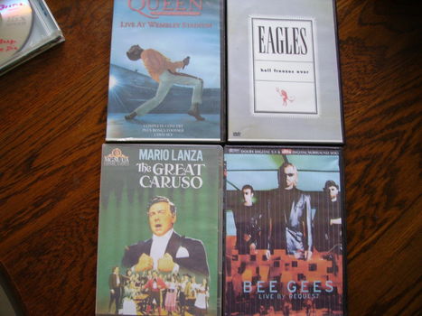 10 muziek dvd,s en 13 casette bandjes - 1