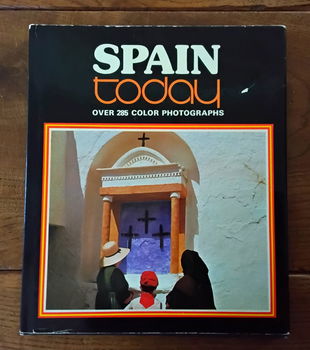 Spain today - over 285 color photographs (Spanje) - 0