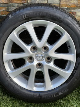 Mazda MX5 set met Michelin crossclimate - 2