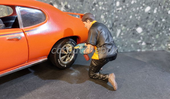 Diorama figuur Detail Masters - Wheel cleaning 1:18 Amer. diorama AD522 - 1