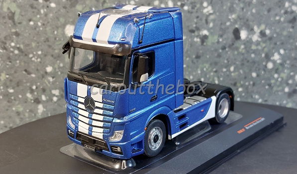 Mercedes-Benz Actros MP4 blauw 1:43 Ixo V1109 - 1