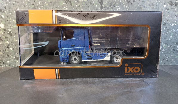 Mercedes-Benz Actros MP4 blauw 1:43 Ixo V1109 - 3