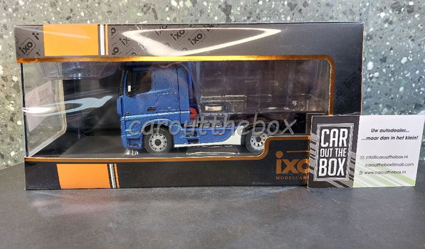 Mercedes-Benz Actros MP4 blauw 1:43 Ixo V1109 - 5