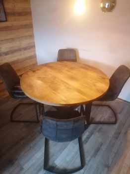 Eetkamer tafel rond met 4 stoelen - 0