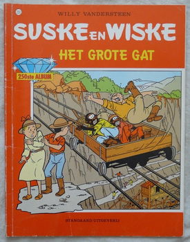 Strip Boek, Suske en Wiske, Het Grote Gat, Nr.250, Standaard Uitgeverij, 1996.(Nr.1) - 0