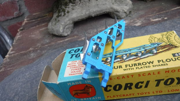 Corgi toy ploeg No 61 M - 2