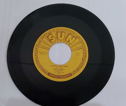 Bill Riley - Flyin'Saucers Rock & Roll - label SUN - 0