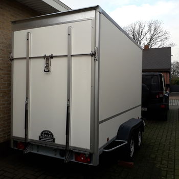 gesloten aanhangwagen met valdeur - 1