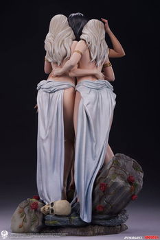 Premium Collectibles Vampirella Premier Series Statue - 3