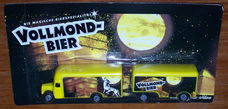 Mercedes truck met aanhanger Vollmond bier - geel