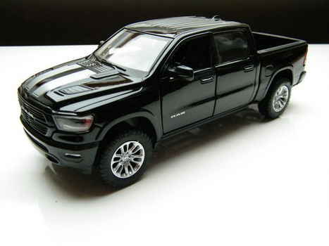 Schaalmodel Dodge Ram Crew Cab Laramie 2019 black striping – 1:27 19 cm Lang - 0