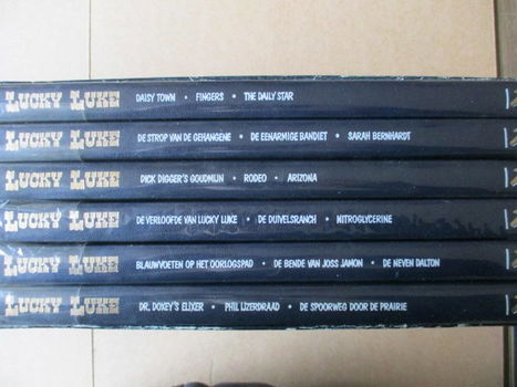 adv9445 2x lucky luke box met 12 boeken - 1