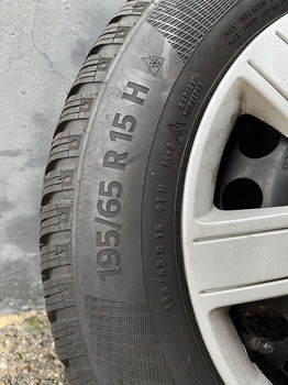 Winterbanden 195/65 R15 H met velg - 1