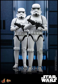 Hot Toys Star Wars Stormtrooper With Death Star MMS736 - 3