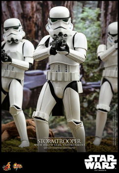 Hot Toys Star Wars Stormtrooper With Death Star MMS736 - 4