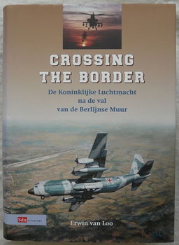 Boek, Crossing The Border, Erwin van Loo, Sdu, 2003. - 0