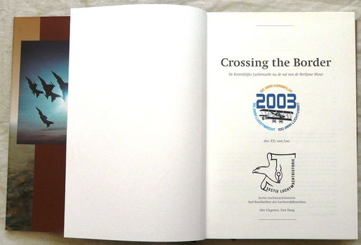 Boek, Crossing The Border, Erwin van Loo, Sdu, 2003. - 3