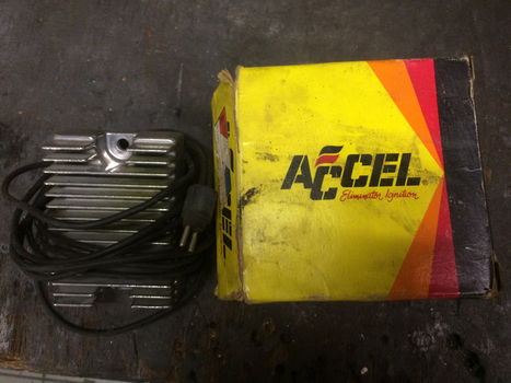 Harley regulator accel xl sportster '84-'90 (2 pins) chroom,( nieuwprijs +-300,-€ ) - 1