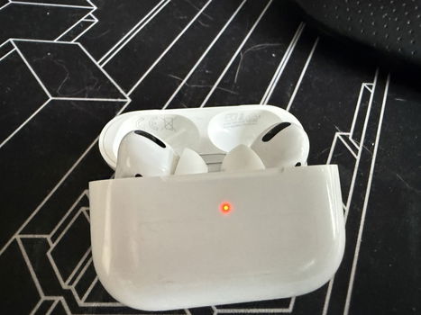 Apple Airpods pro1 - 2