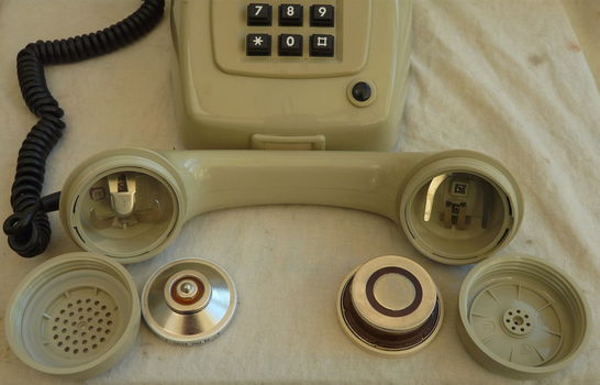 Telefoon Toestel, Retro, type: T65, Merk: Krone, Beige, PTT, 1980s. - 2