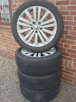 17’’Inch Originele VW R32 Velgen en Banden Hankook 5x112 - 5