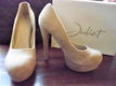 Nieuwe suedelook plateaupumps met stilettohak en goudkleurige ringetjes mt. 39 of 40 - 1 - Thumbnail