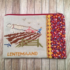 Etui / toilettas retro/vintage borduurwerk Lentemaand Lente