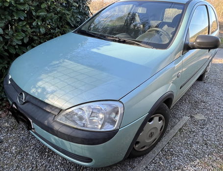 Opel corsa, 1200cc, benzine, 2002, 78000km, lime green, 1 ste eigenaar, euro 4 - 0