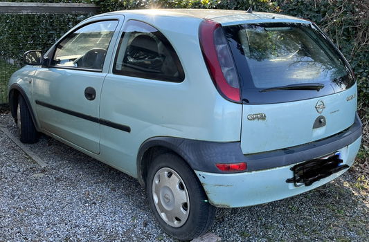 Opel corsa, 1200cc, benzine, 2002, 78000km, lime green, 1 ste eigenaar, euro 4 - 1